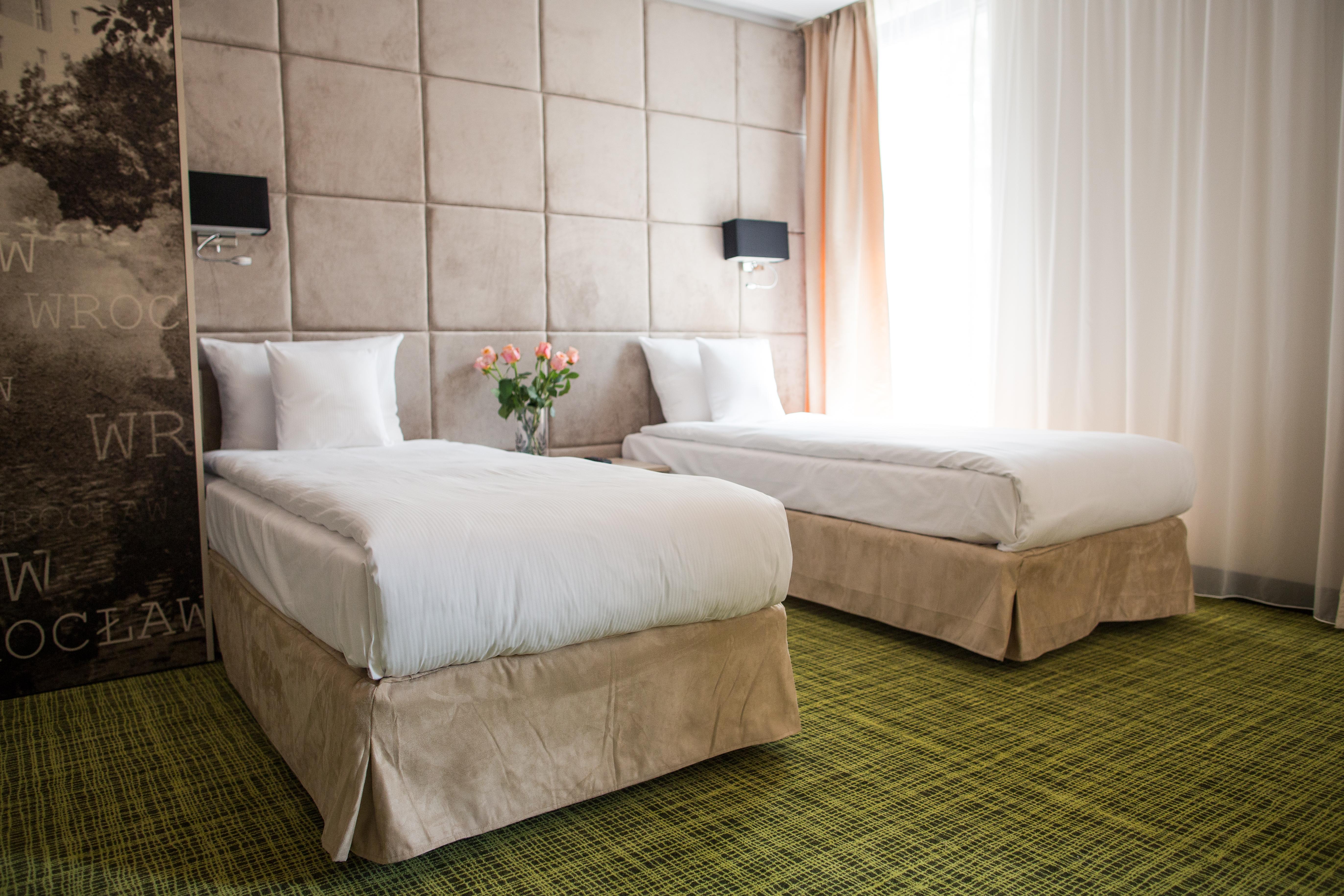 Citi Hotel'S Вроцлав Екстериор снимка