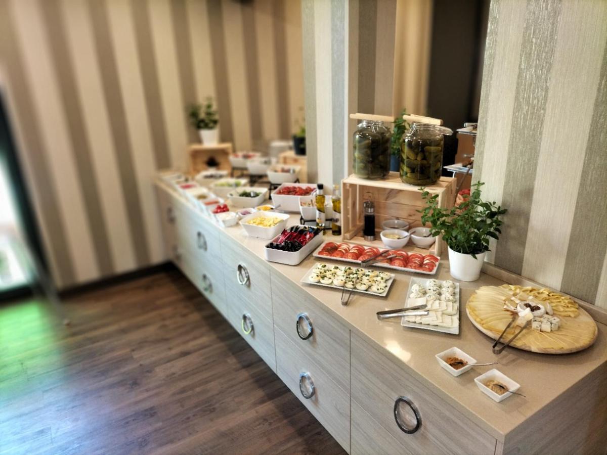 Citi Hotel'S Вроцлав Екстериор снимка