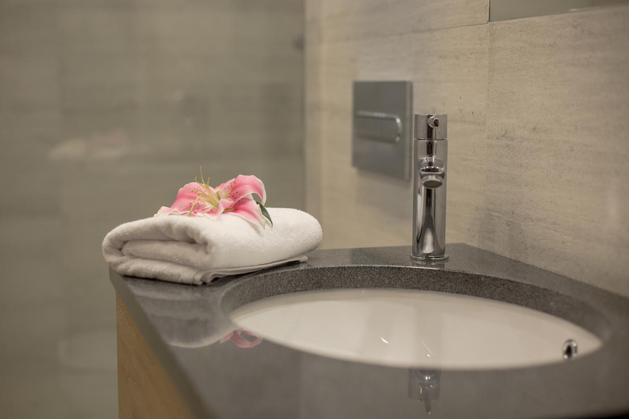 Citi Hotel'S Вроцлав Екстериор снимка