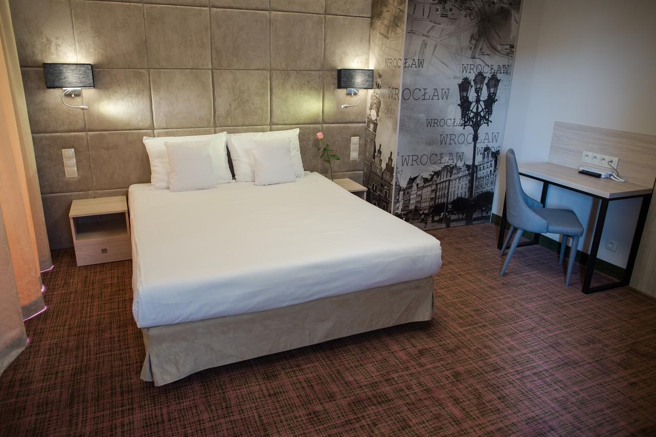 Citi Hotel'S Вроцлав Екстериор снимка